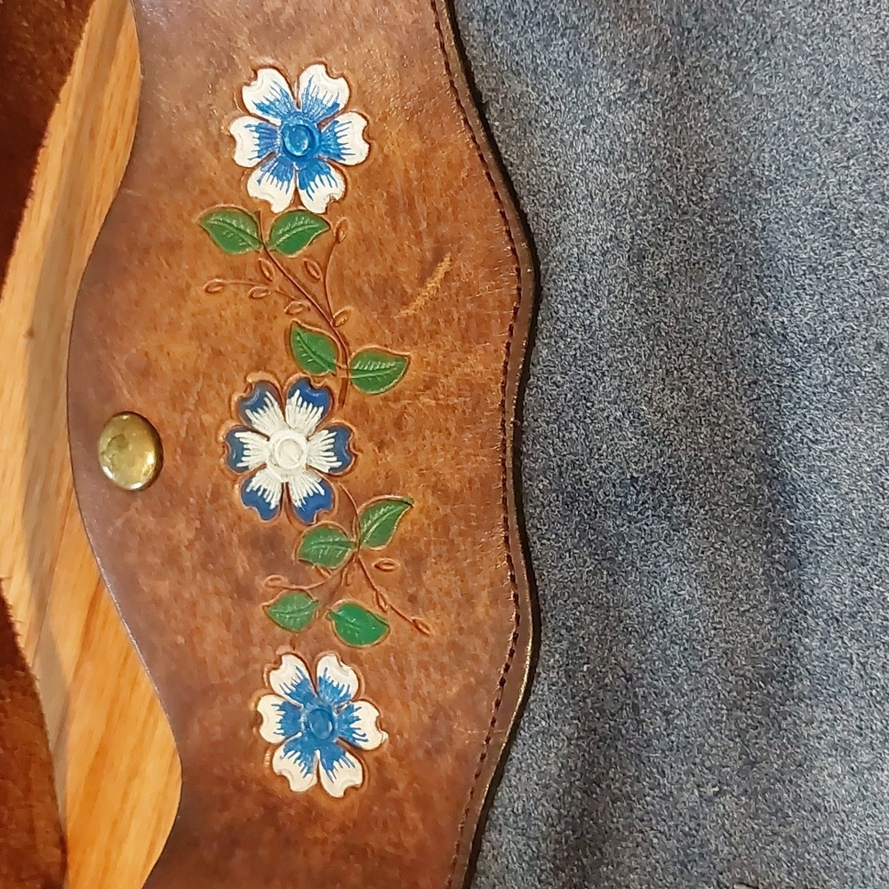 Vintage Leather Floral Purse - Picture 2 of 6